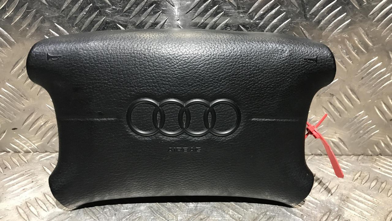 подушка безопасности водителя Audi 80 8C/B4 1995, 2.0 л., бензин, МКПП, универсал
