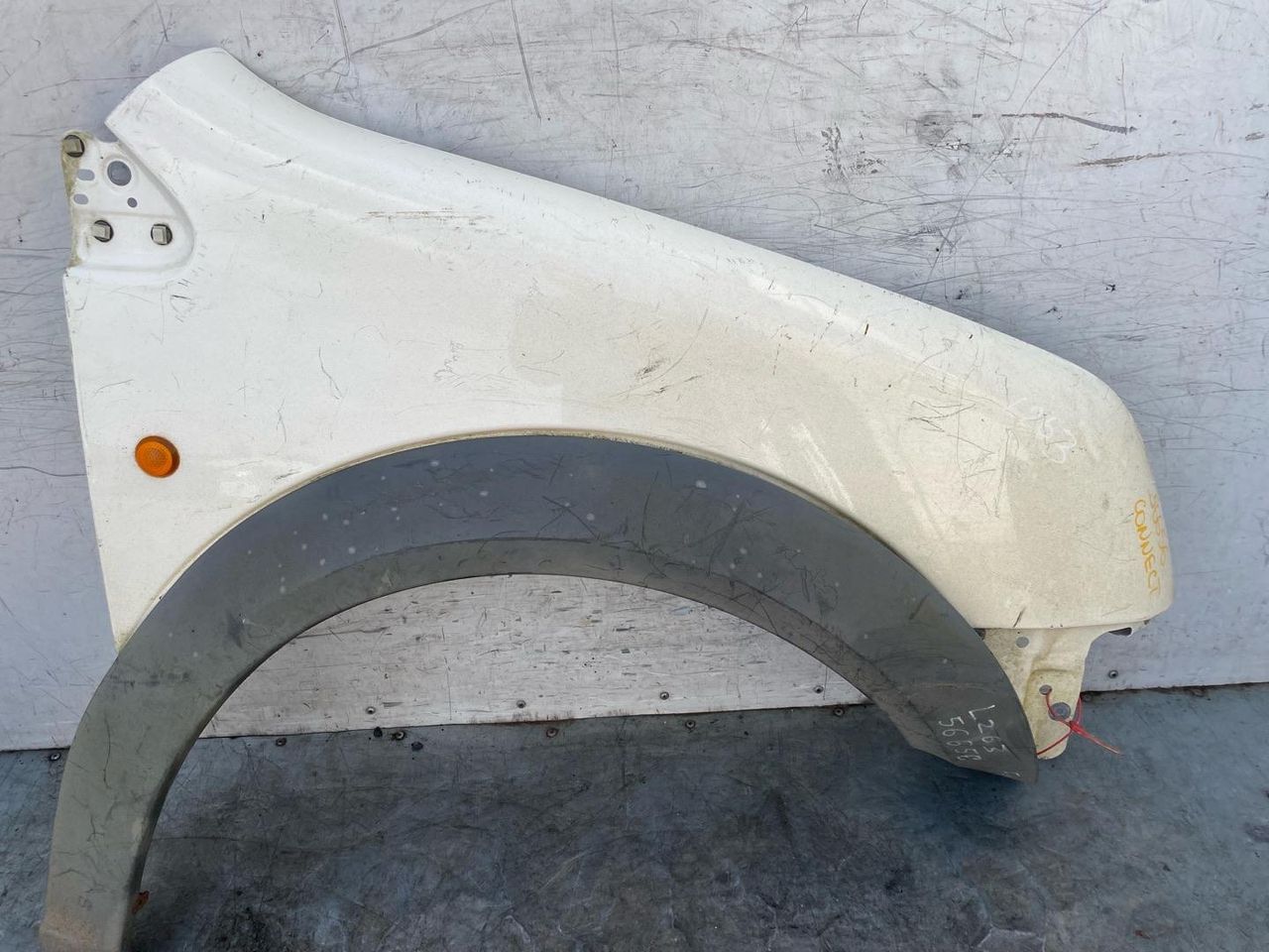 крыло переднее правое Ford Transit Connect 1 поколение 2003, 1.8 л., дизель, 5МКПП, фургон
