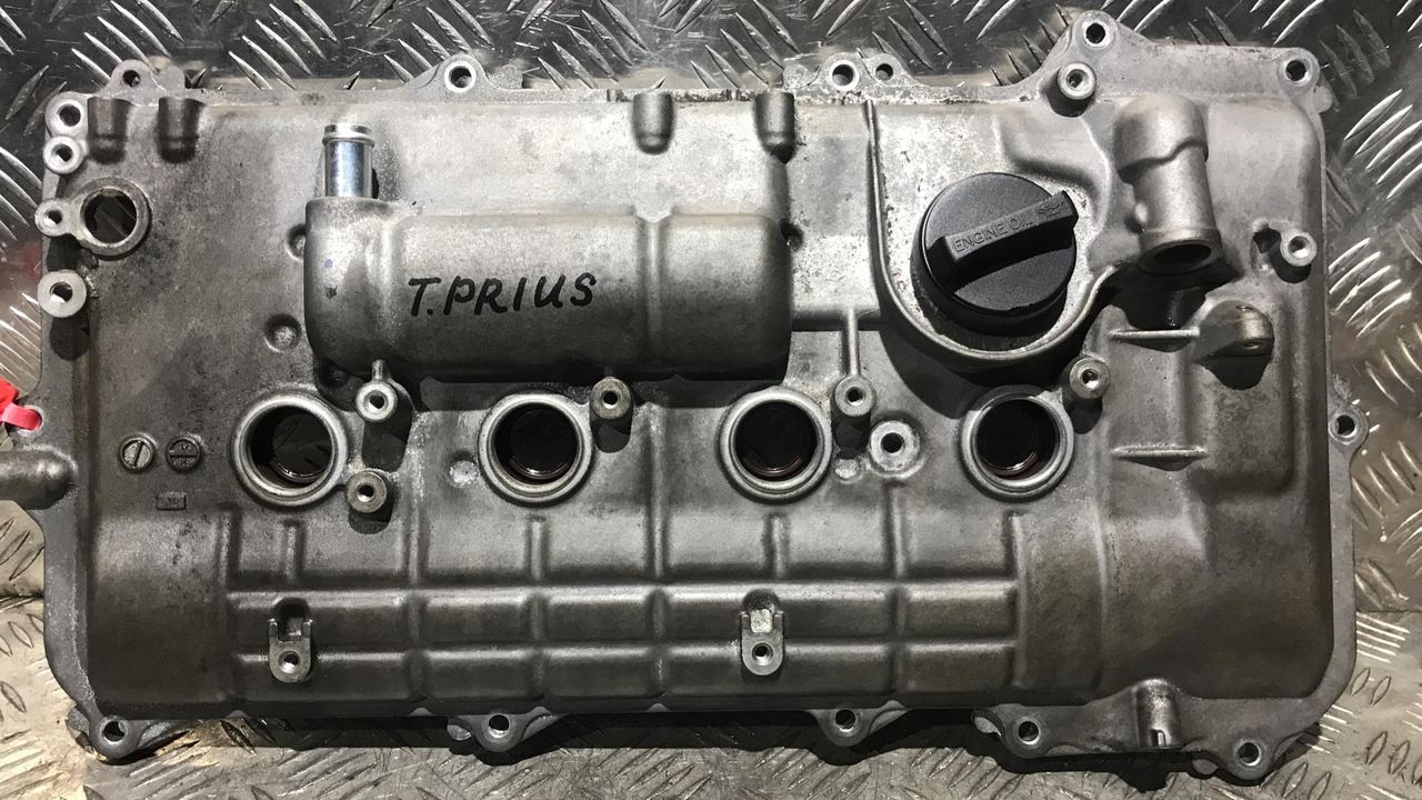 клапанная крышка Toyota Prius 3 поколение XW30 [рестайлинг] 2013, 1.8 л., 2ZR-FAE, бензин, вариатор, хетчбэк 5 дв.