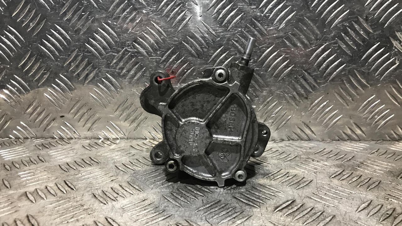 насос вакуумный Volvo S40 2 поколение 2005, 2.0 л., D 4204 T, дизель, 6МКПП, седан, D1651C1, 31010