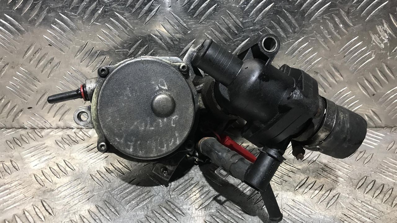 насос вакуумный Ford Mondeo 3 поколение 2003, 2.0 л., дизель, МКПП, универсал, XS7Q2A451BH, 72245410C