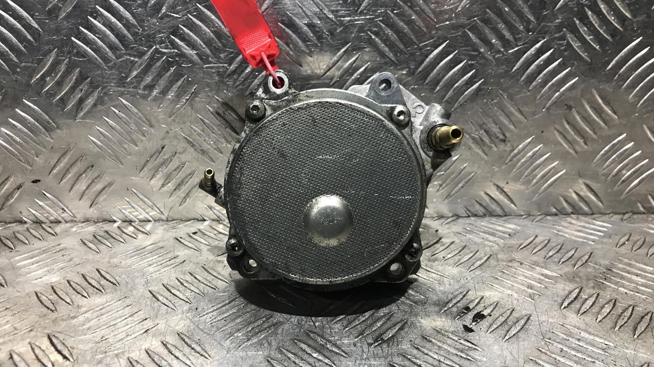 насос вакуумный Opel Insignia 1 поколение (A) 2011, 2.0 л., A 20 DTH, дизель, 6МКПП, седан, 55205446