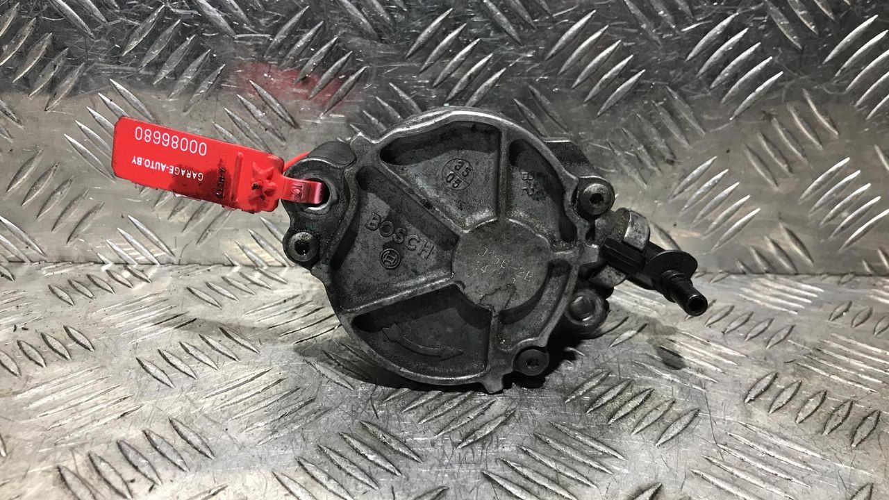 насос вакуумный Mazda 3 1 поколение [рестайлинг] 2006, 1.6 л., дизель, 5МКПП, хетчбэк 5 дв., D156-2B