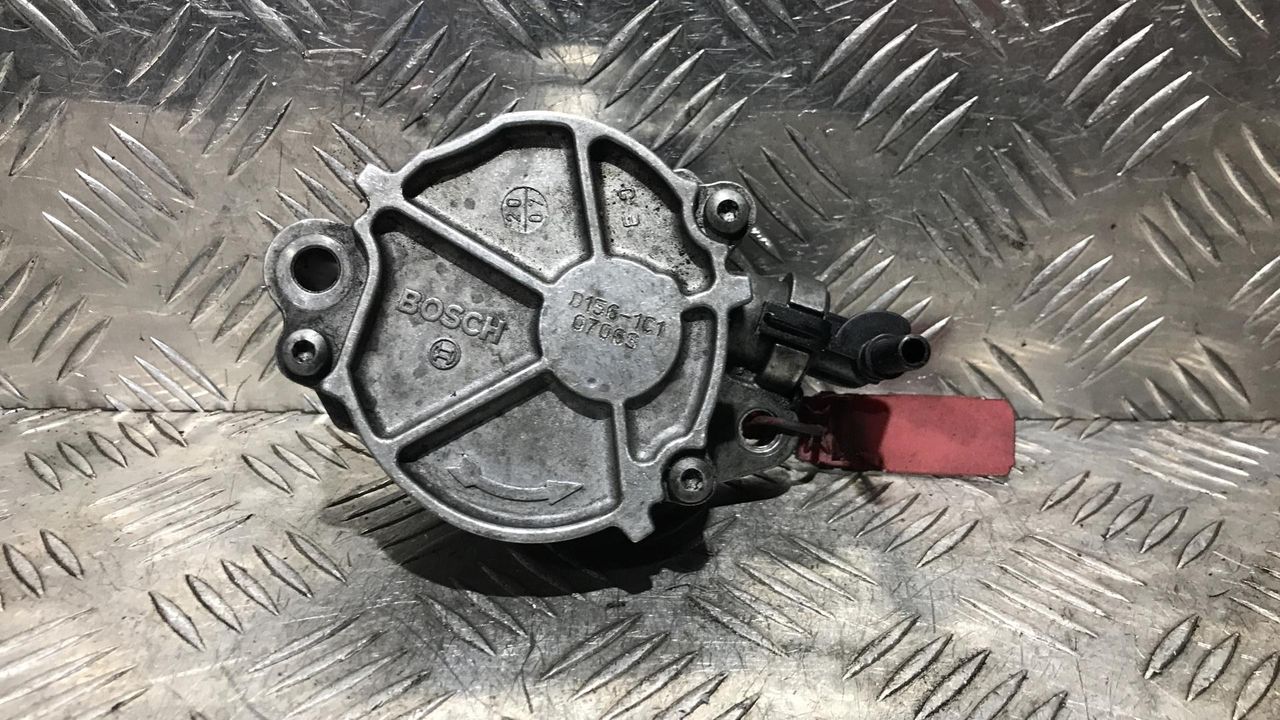 насос вакуумный Peugeot 407 1 поколение 2007, 1.6 л., 9HZ (DV6TED4), дизель, 5МКПП, универсал, D156-1C1