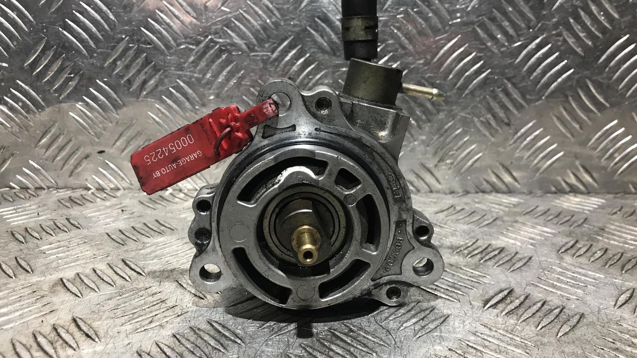 насос вакуумный Mazda 323 6 поколение 1999, 2.0 л., RF3F, дизель, 5МКПП, красный, хетчбэк 5 дв., RF2A18G00A, X2T58171, A40502