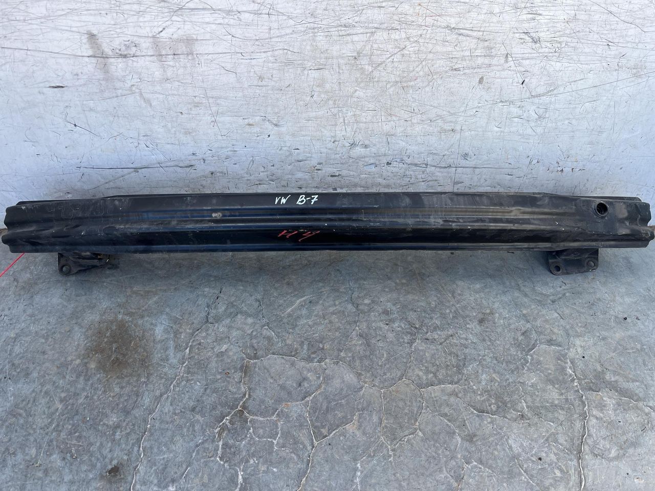 усилитель бампера заднего Volkswagen Passat B7 2012, 1.8 л., CDAA, бензин, АКПП, седан, 3AA807557, 3C0807311