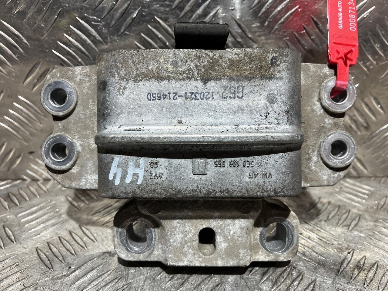 подушка крепления двигателя Volkswagen Passat B7 2012, 1.8 л., CDAA, бензин, АКПП, седан, 3C0199555Q