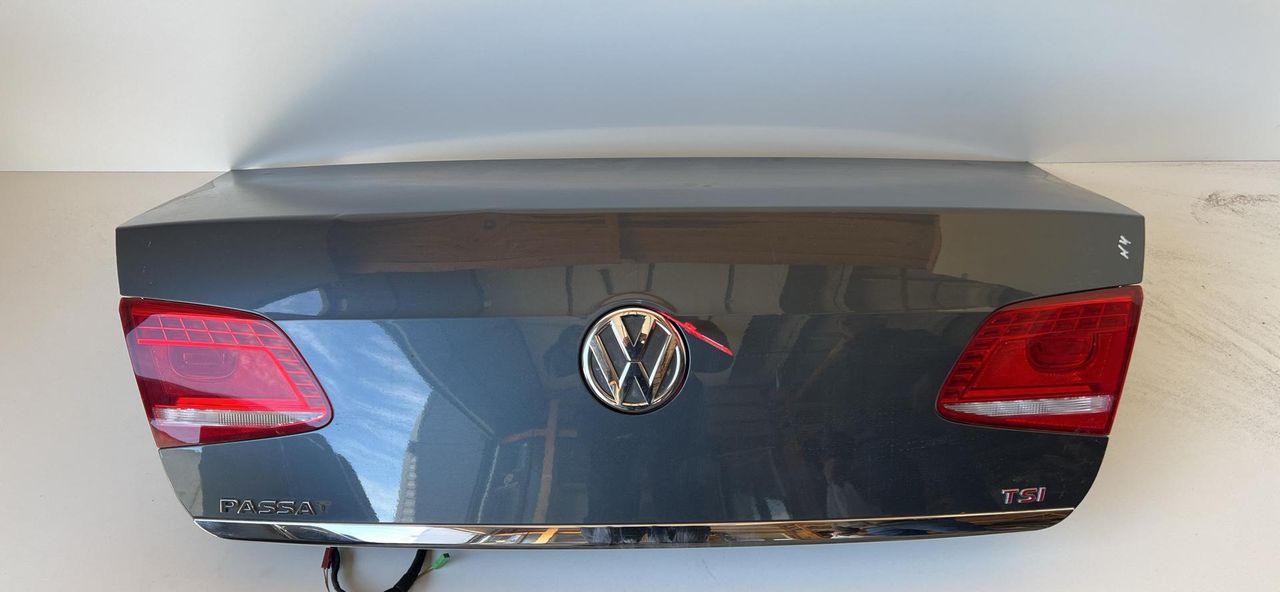 крышка багажника (дверь 3-5) Volkswagen Passat B7 2012, 1.8 л., CDAA, бензин, АКПП, седан, 3AE827025
