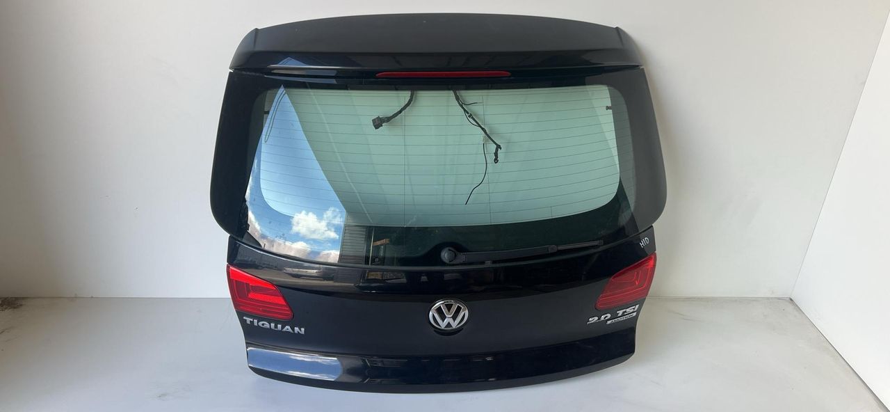 крышка багажника (дверь 3-5) Volkswagen Tiguan 1 поколение [рестайлинг] 2012, 2.0 л., CCZA, бензин, АКПП, внедорожник 5 дв., полный привод, 5N0827025G