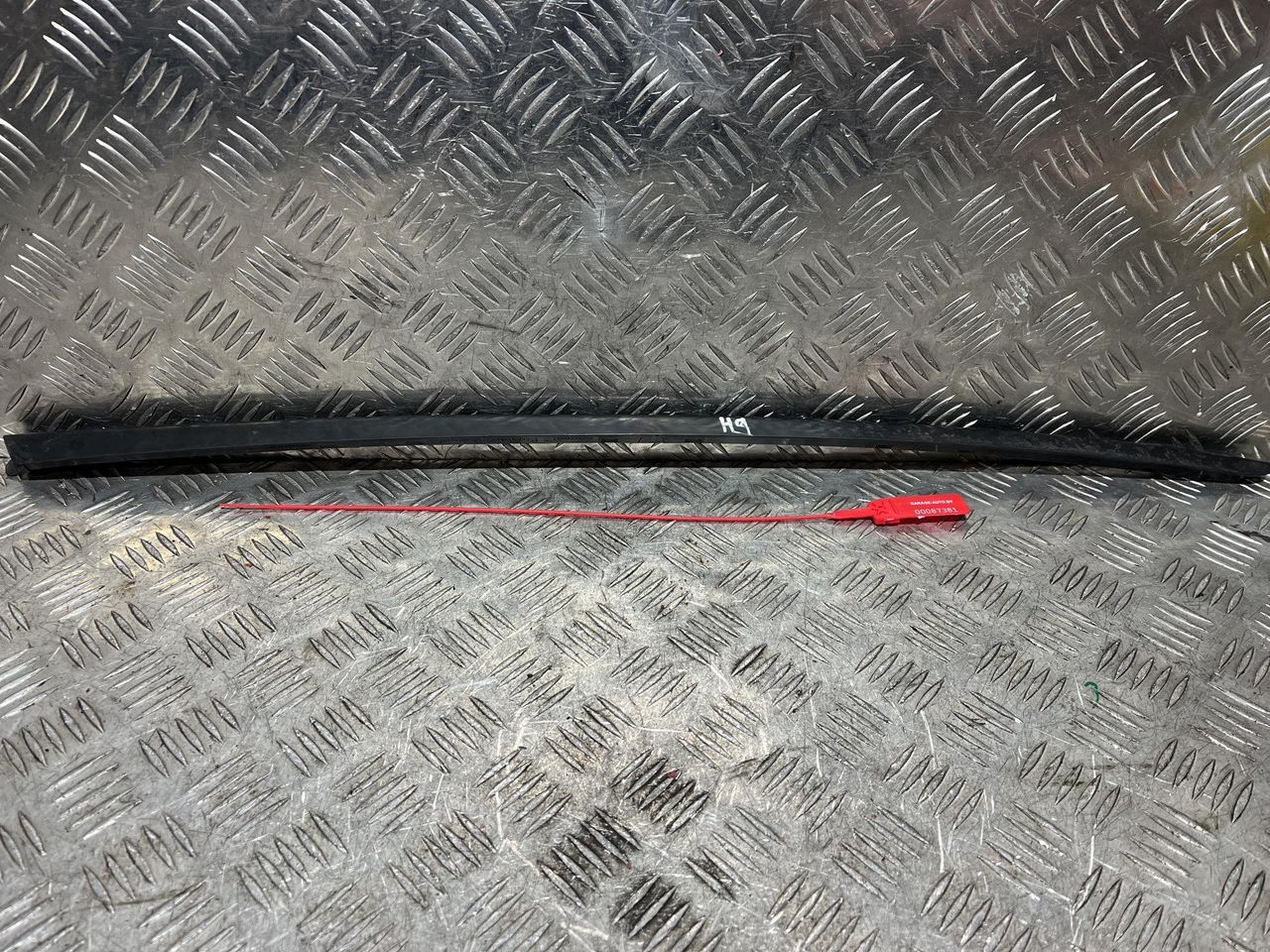 молдинг лобового стекла Audi A6 4G/C7 2013, 2.8 л., CHVA, бензин, АКПП, седан, полный привод, 4G0854327A