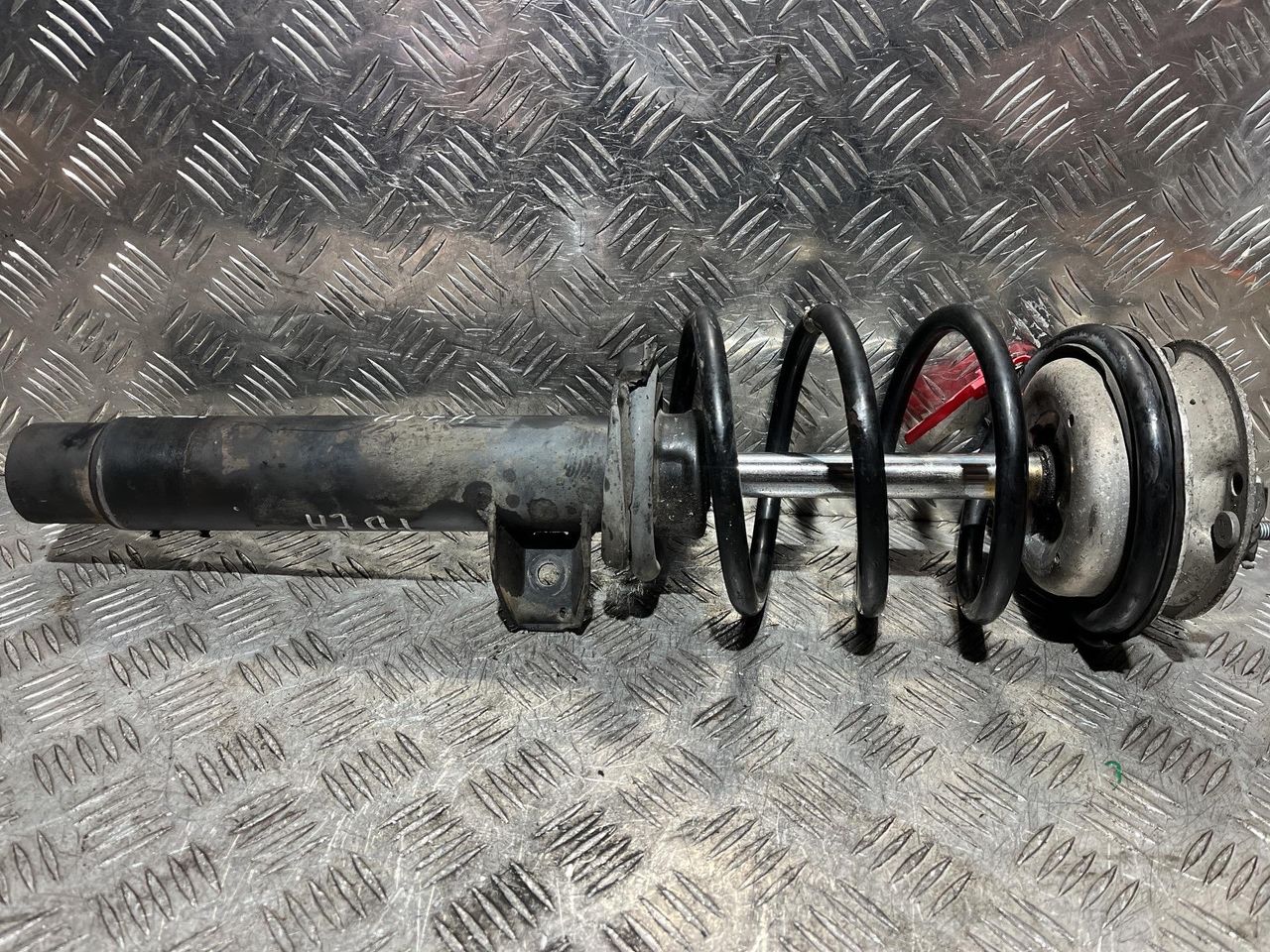 стойка передняя левая BMW X1 E84 2011, 3.0 л., N52 B30 A, бензин, АКПП, внедорожник 5 дв., полный привод, 6789853, 10541315