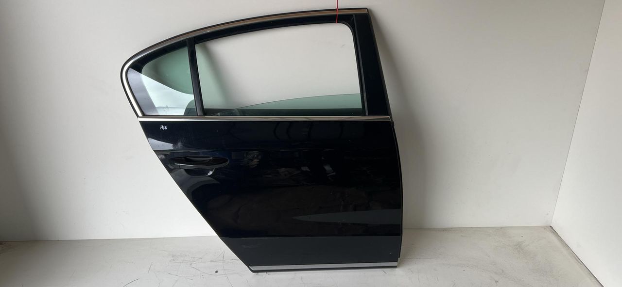 дверь задняя правая Volkswagen Passat B7 2014, 1.4 л., CAXA, бензин, АКПП, седан, 3AE833056