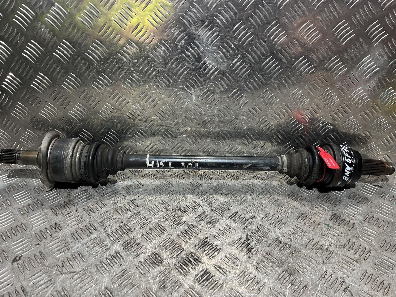 полуось задняя (приводной вал, ШРУС) BMW 5 серия F07/F10/F11 2012, 2.0 л., N20 B20 A, бензин, АКПП, седан, 33207630183AL