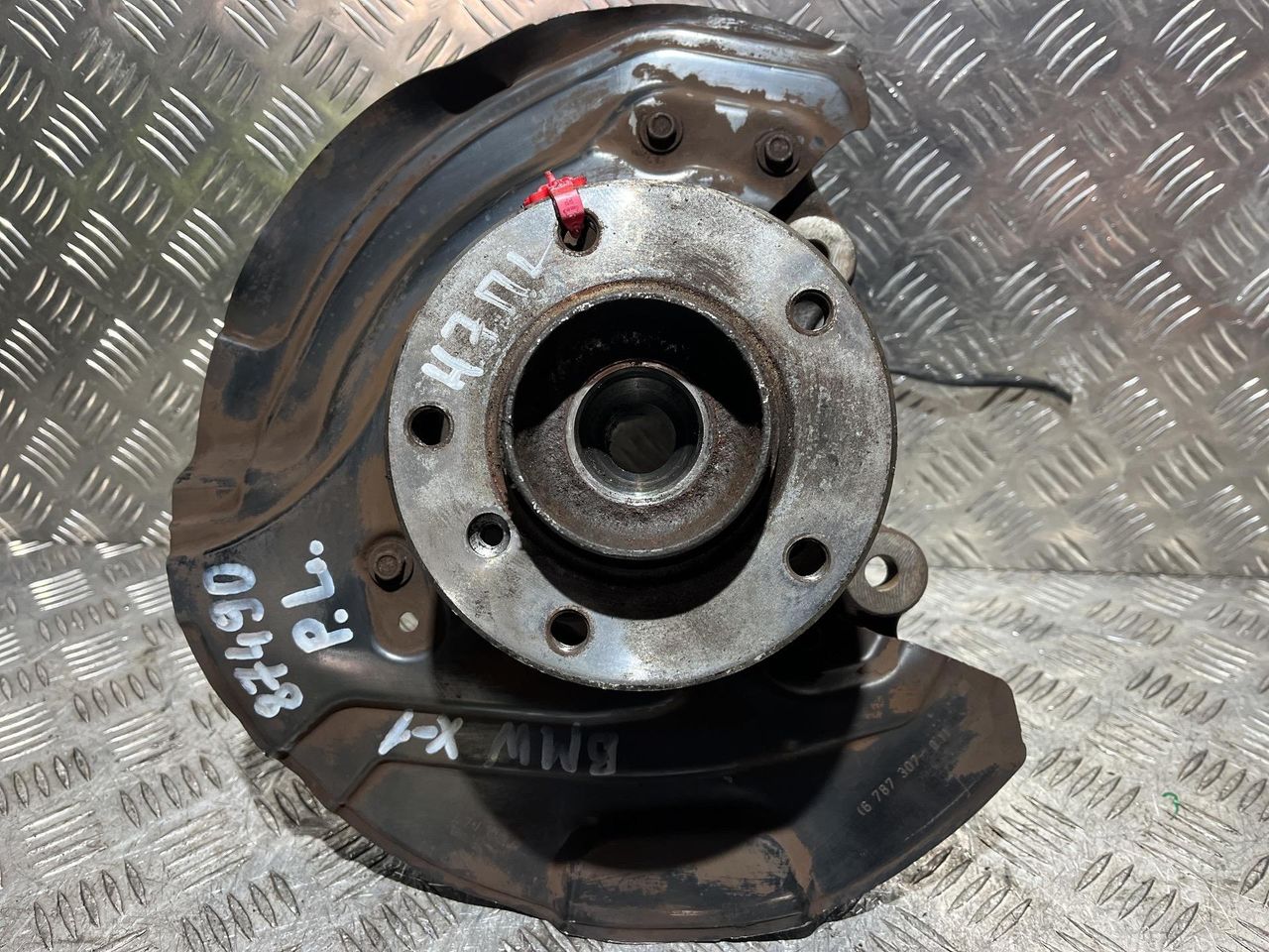 ступица передняя левая BMW X1 E84 2011, 3.0 л., N52 B30 A, бензин, АКПП, внедорожник 5 дв., полный привод, 307-01, 31216788699