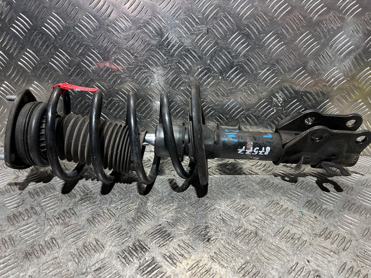 стойка передняя левая Mazda 6 GJ 2014, 2.0 л., PE-VPH, бензин, АКПП, седан, GHT634900A