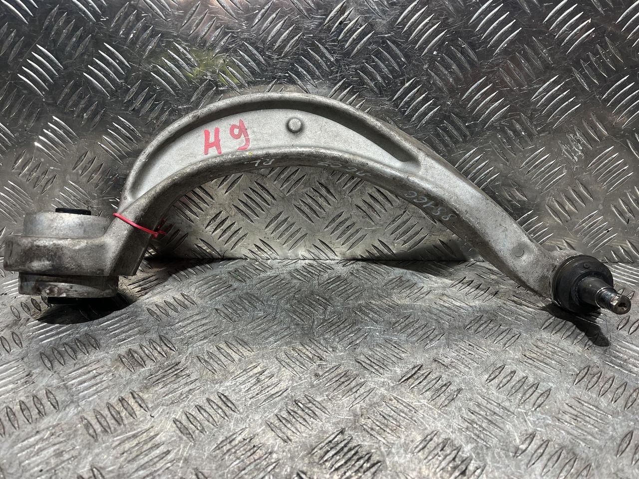 рычаг передний левый Audi A6 4G/C7 2013, 2.8 л., CHVA, бензин, АКПП, седан, полный привод, 8K0407693AF