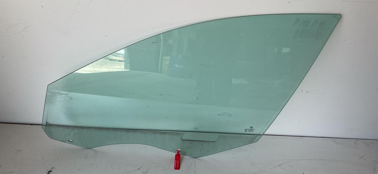 стекло двери передней левой BMW 5 серия F07/F10/F11 2012, 2.0 л., N20 B20 A, бензин, АКПП, седан