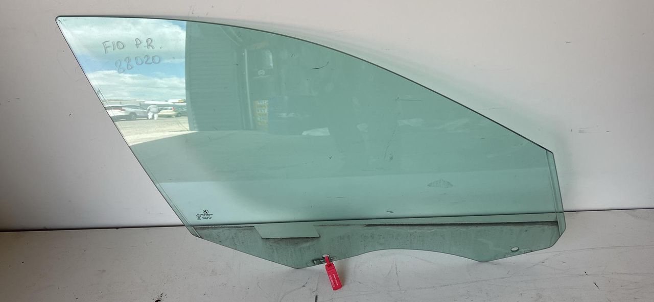 стекло двери передней правой BMW 5 серия F07/F10/F11 2012, 2.0 л., N20 B20 A, бензин, АКПП, седан