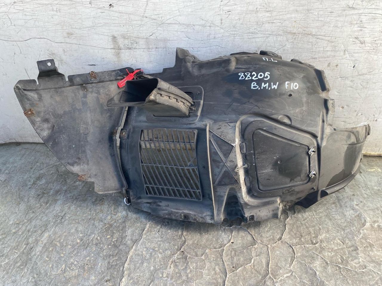 защита арок передняя левая (подкрылок) BMW 5 серия F07/F10/F11 2012, 2.0 л., N20 B20 A, бензин, АКПП, седан, 17370111, 74850610, 51717186727, 27648710, 517187043, 51758045195