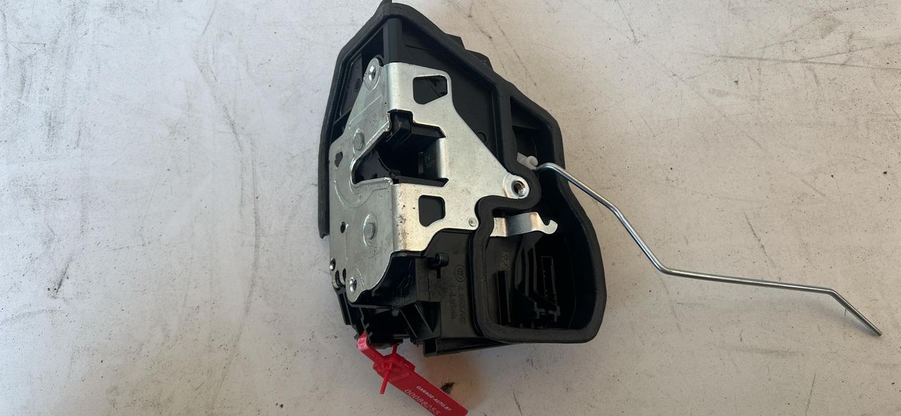 замок двери задней левой BMW 5 серия F07/F10/F11 2012, 2.0 л., N20 B20 A, бензин, АКПП, седан, 7229459