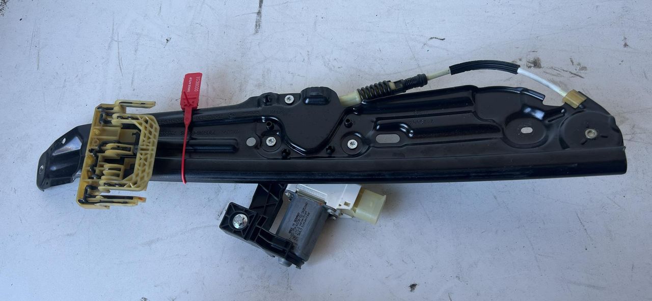 стеклоподъемник электрический задний правый BMW 5 серия F07/F10/F11 2012, 2.0 л., N20 B20 A, бензин, АКПП, седан, 924456, 7208018