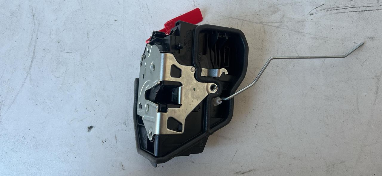 замок двери задней правой BMW 5 серия F07/F10/F11 2012, 2.0 л., N20 B20 A, бензин, АКПП, седан, 7229460
