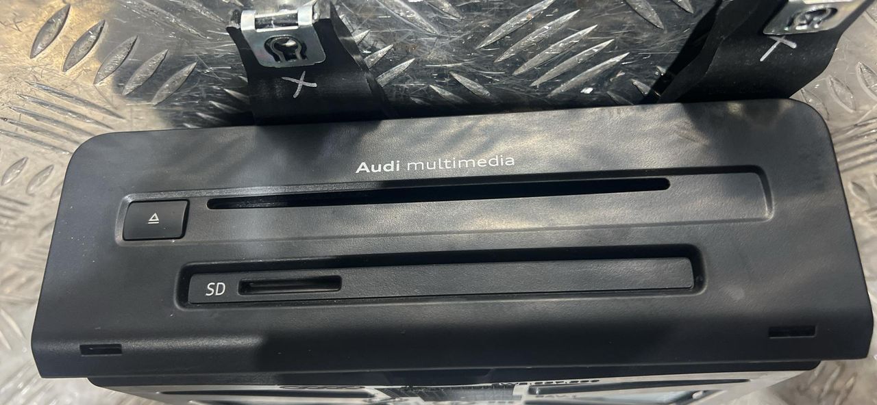 магнитола Audi A4 B9 2018, 2.0 л., CVKB, бензин, АКПП, универсал, передний привод, 8W0035877B