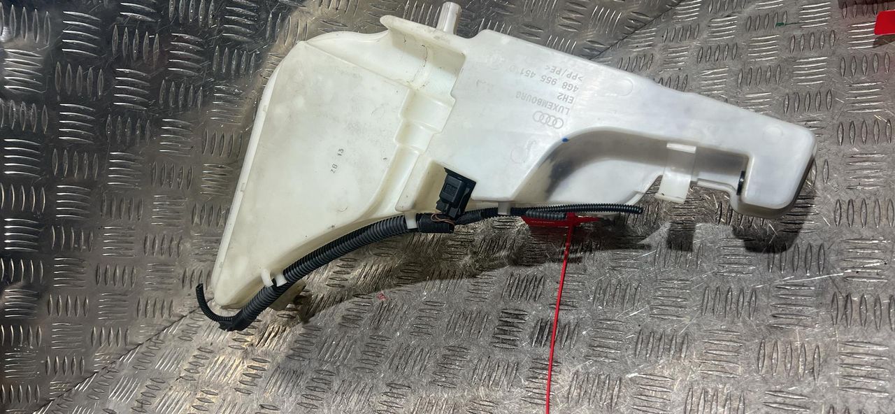 бачок омывателя Audi A6 4G/C7 2013, 2.8 л., CHVA, бензин, АКПП, седан, полный привод, 4G8955451
