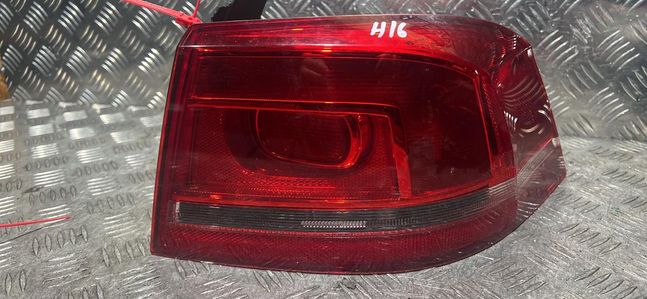 фонарь задний правый Volkswagen Passat B7 2014, 1.4 л., CAXA, бензин, АКПП, седан, 3AE945096F