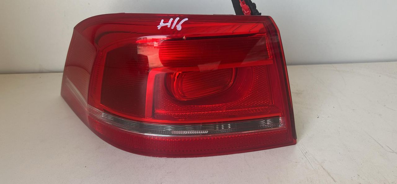 фонарь задний левый Volkswagen Passat B7 2014, 1.4 л., CAXA, бензин, АКПП, седан, 3AE945095F