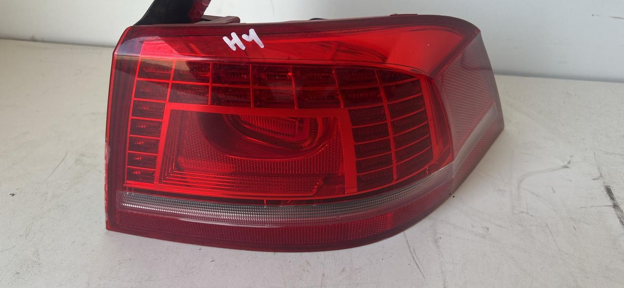 фонарь задний правый Volkswagen Passat B7 2012, 1.8 л., CDAA, бензин, АКПП, седан, 3AE945208B