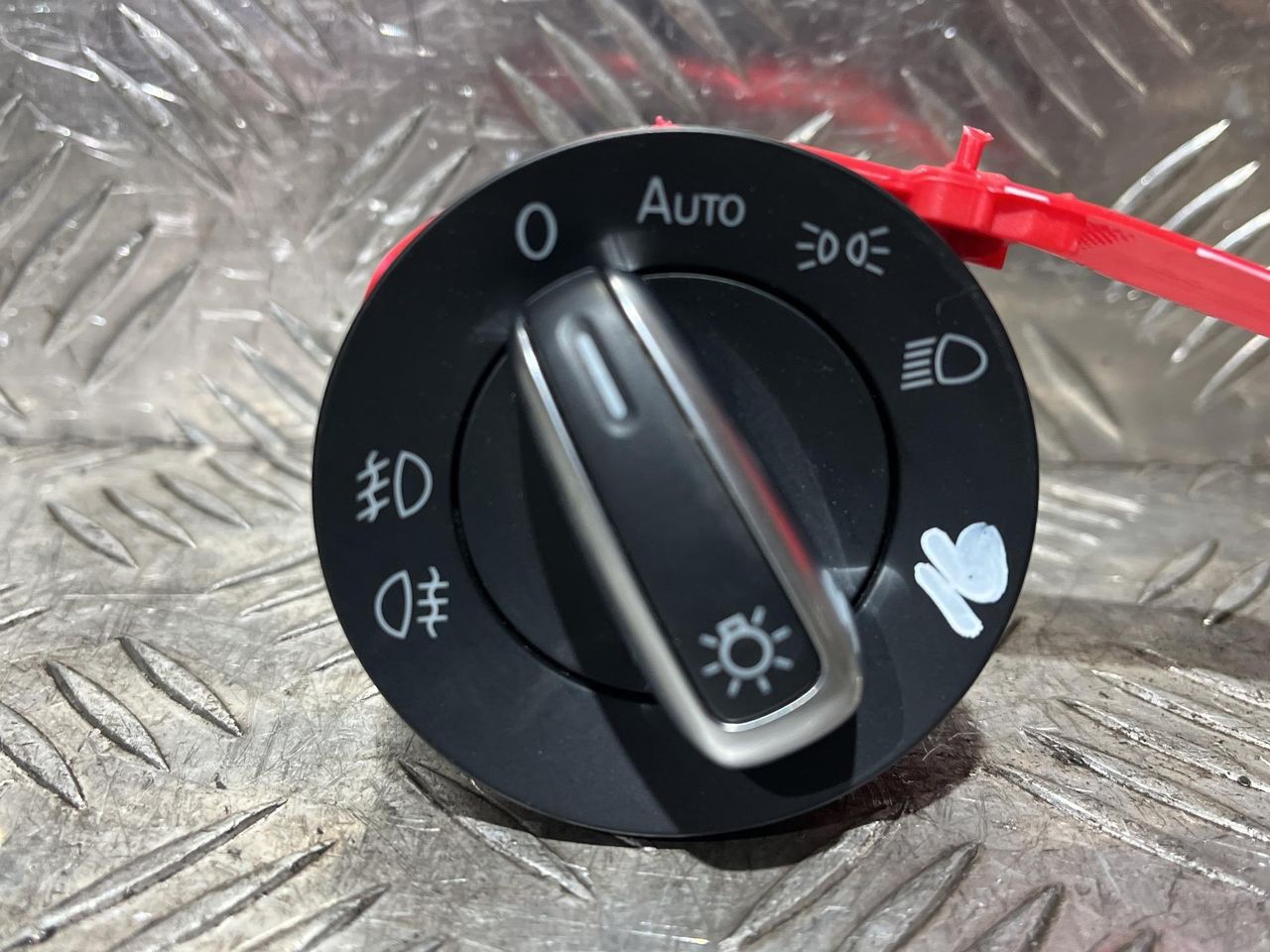 переключатель света Volkswagen Passat B7 2014, 1.4 л., CAXA, бензин, АКПП, седан, 3C8941431A