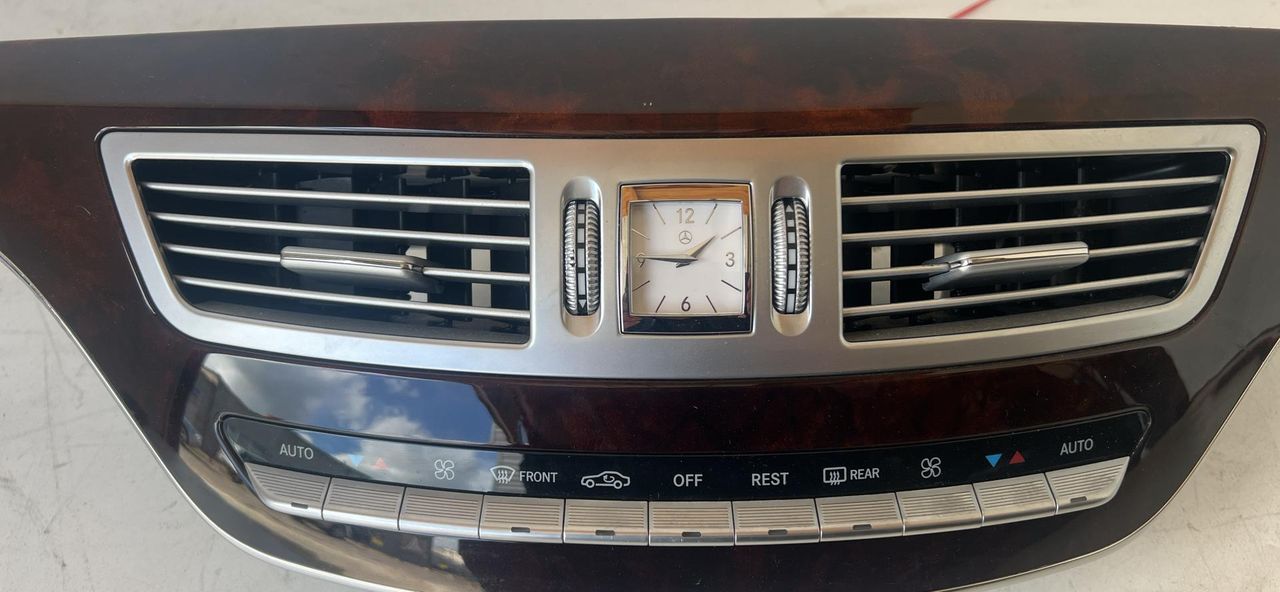 дефлектор обдува салона Mercedes-Benz S-Класс W221 2008, 5.5 л., M 273.961, бензин, АКПП, седан, задний привод, A2218300954