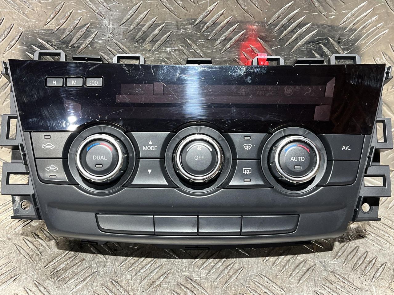 блок управления печки / климат-контроля Mazda 6 GJ 2014, 2.0 л., PE-VPH, бензин, АКПП, седан, GLJ861190F, VPCALH-18C612-AMG, K40004J03A0008