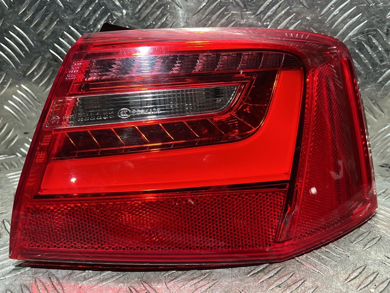 фонарь задний правый Audi A6 4G/C7 2013, 2.8 л., CHVA, бензин, АКПП, седан, полный привод, 4G5945096A