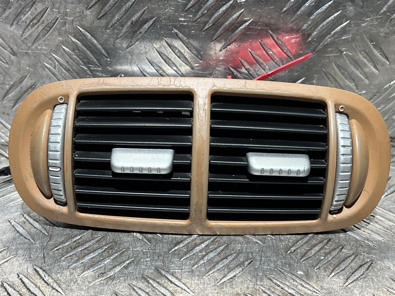 дефлектор обдува салона Porsche Cayenne 957 [рестайлинг] 2008, 3.6 л., M 55.01, бензин, АКПП, внедорожник 5 дв.