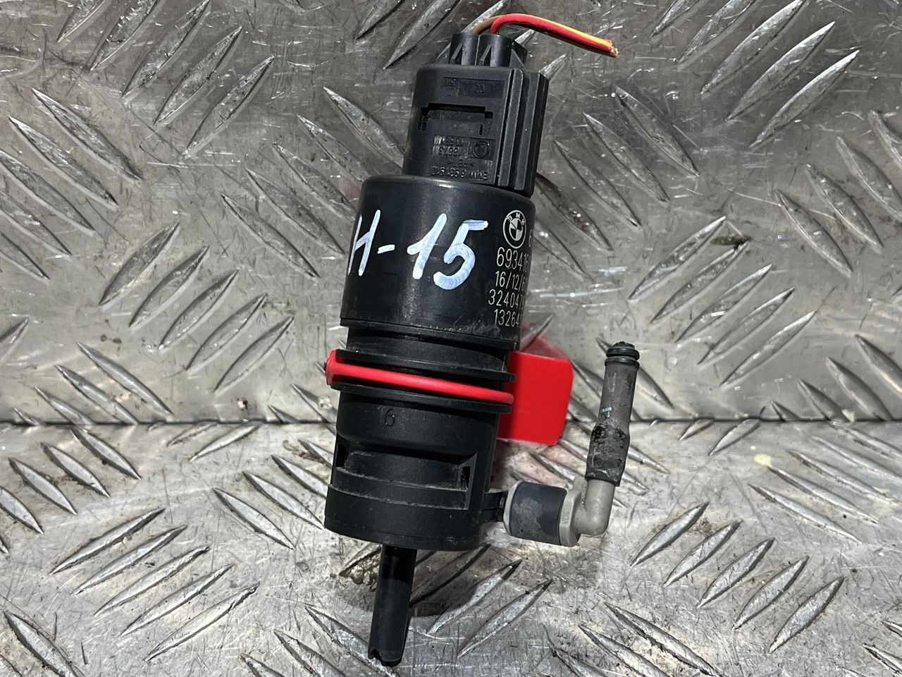 насос (моторчик) омывателя стекла BMW 5 серия F07/F10/F11 2012, 2.0 л., N20 B20 A, бензин, АКПП, седан, 6934160-01, 3240479, 132640-11