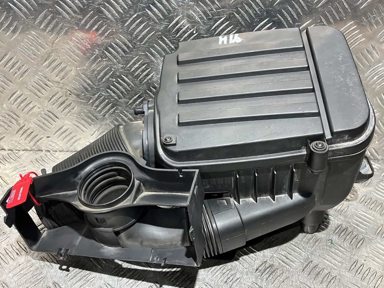 корпус воздушного фильтра Volkswagen Passat B7 2014, 1.4 л., CAXA, бензин, АКПП, седан, 1K0129601CJ, 1K0129601CK, 5N0129601D, 1K0129618BF, 1K0129684AN