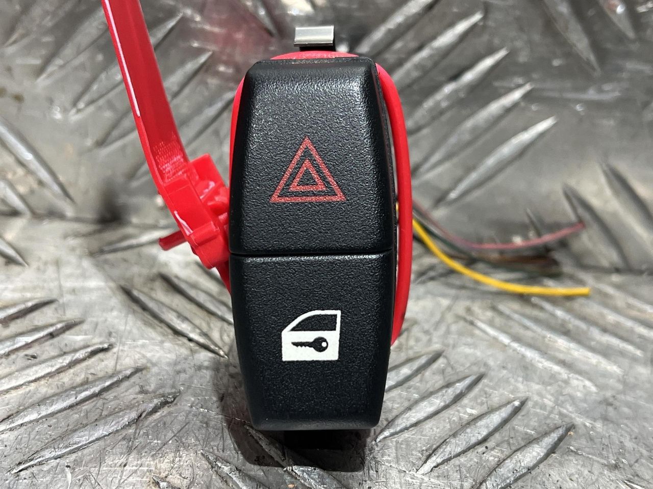 кнопка аварийной сигнализации BMW X1 E84 2011, 3.0 л., N52 B30 A, бензин, АКПП, внедорожник 5 дв., полный привод, 6131-6, 506-06