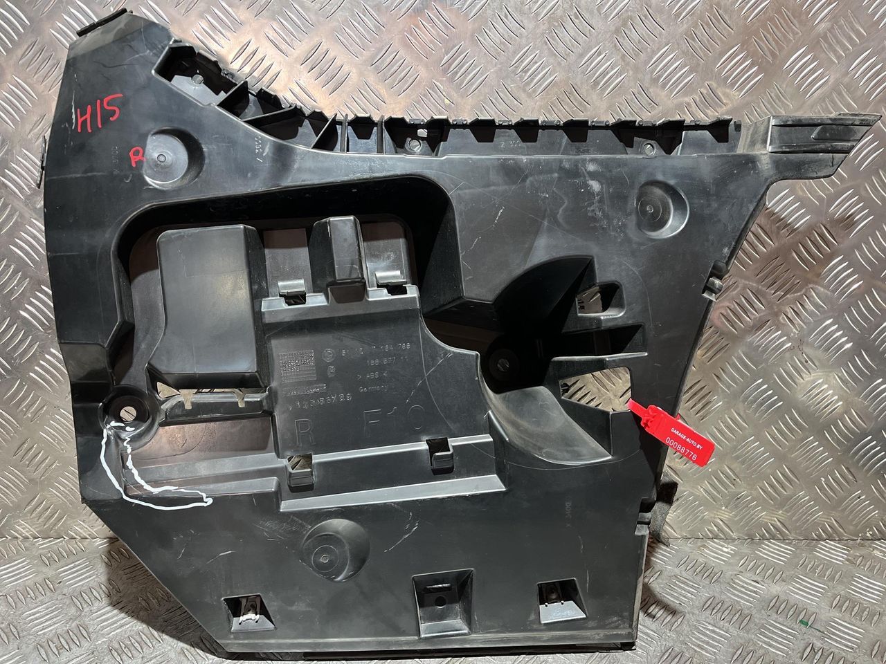 Крепление бампера заднего BMW 5 серия F07/F10/F11 2012, 2.0 л., N20 B20 A, бензин, АКПП, седан, 51127184768, 15857711