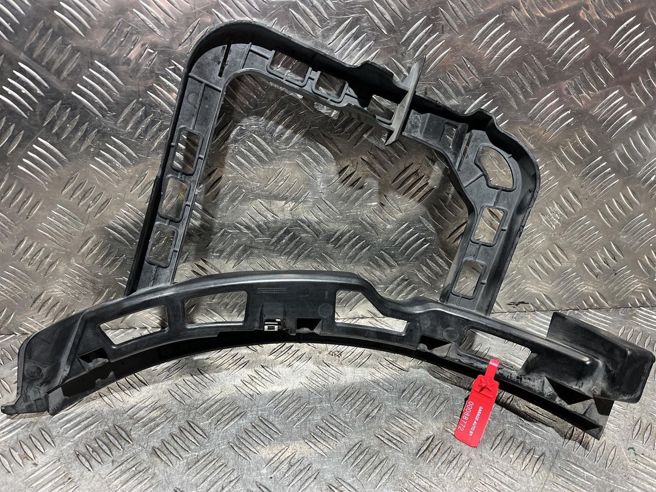 Крепление бампера заднего Volkswagen Passat B7 2014, 1.4 л., CAXA, бензин, АКПП, седан, 3AE807378