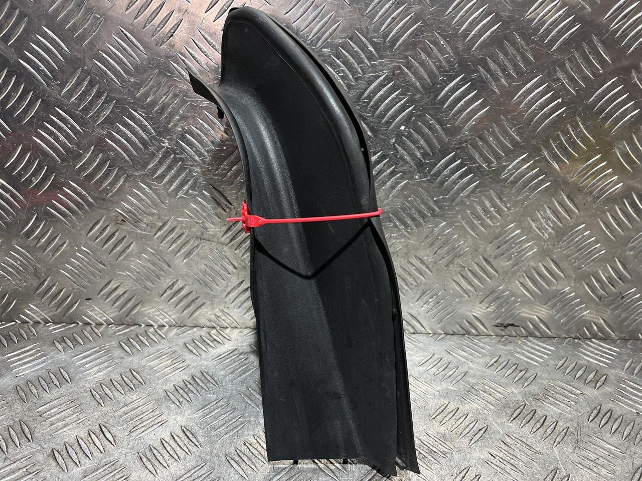 водосток крышки багажника BMW 5 серия F07/F10/F11 2012, 2.0 л., N20 B20 A, бензин, АКПП, седан, 51497204375, 51497204376, 20409410