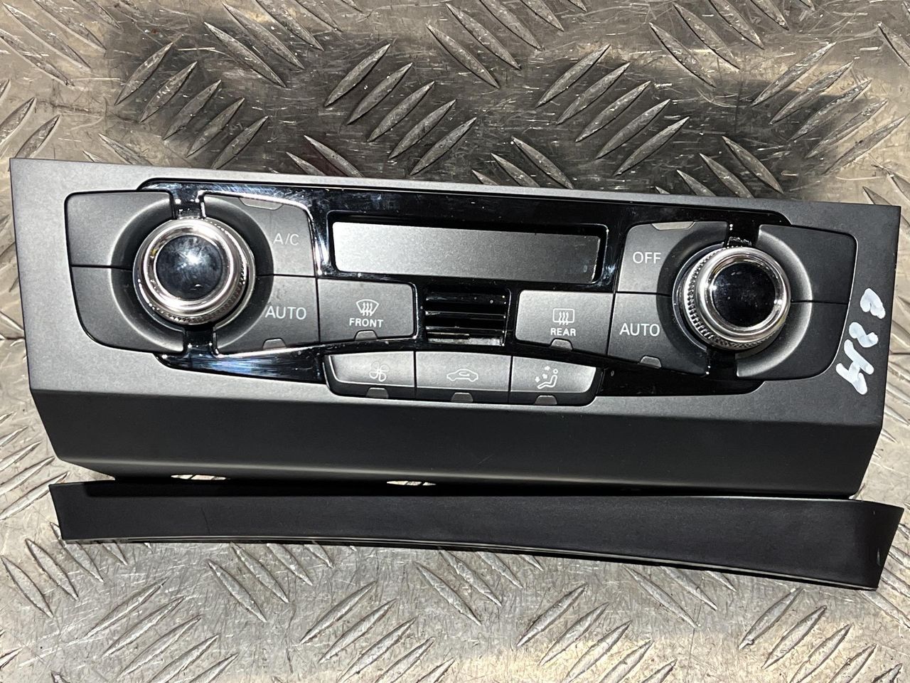 блок управления печки / климат-контроля Audi Q5 8R [рестайлинг] 2015, 2.0 л., CNCD, бензин, АКПП, внедорожник 5 дв., 8K2820043AP, A2C92380900