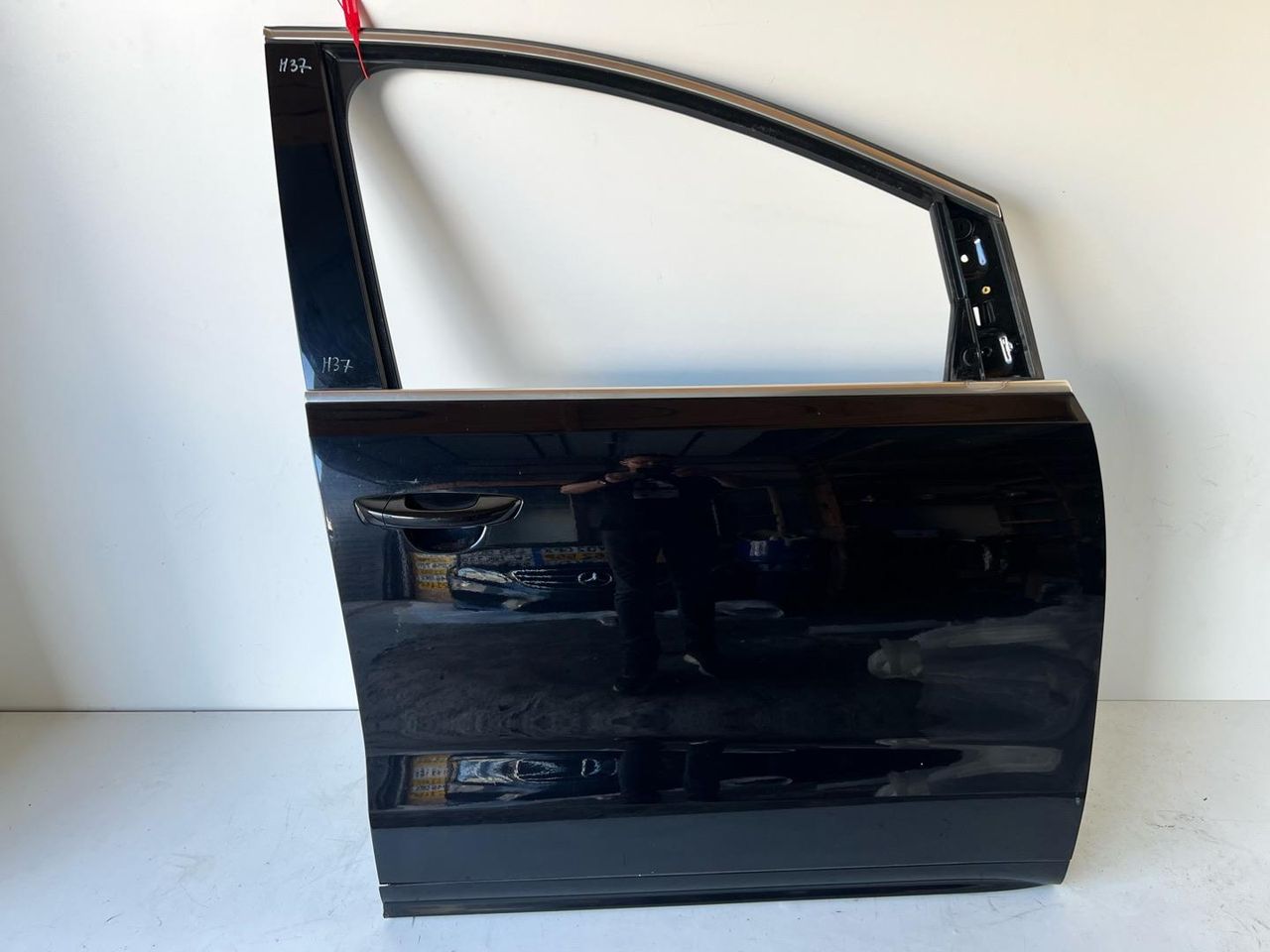 дверь передняя правая Volkswagen Sharan 2 поколение 2011, 2.0 л., CCZA, бензин, АКПП, минивэн, 7N0831312J