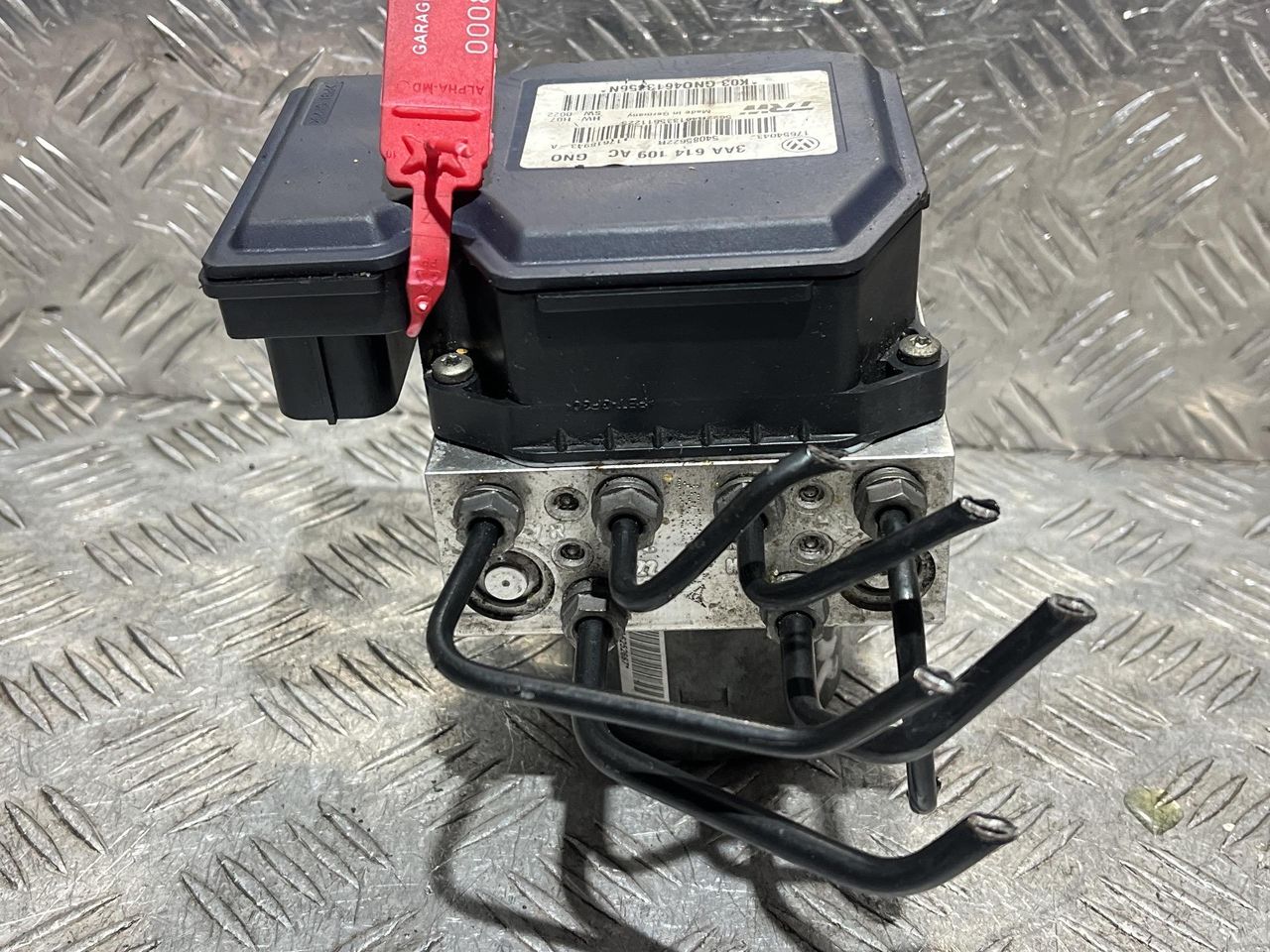 блок ABS Volkswagen Passat B7 2011, 2.0 л., CCZB, бензин, АКПП, универсал, 3AA614109AC, 17654043, 54085622R, 17618943-A