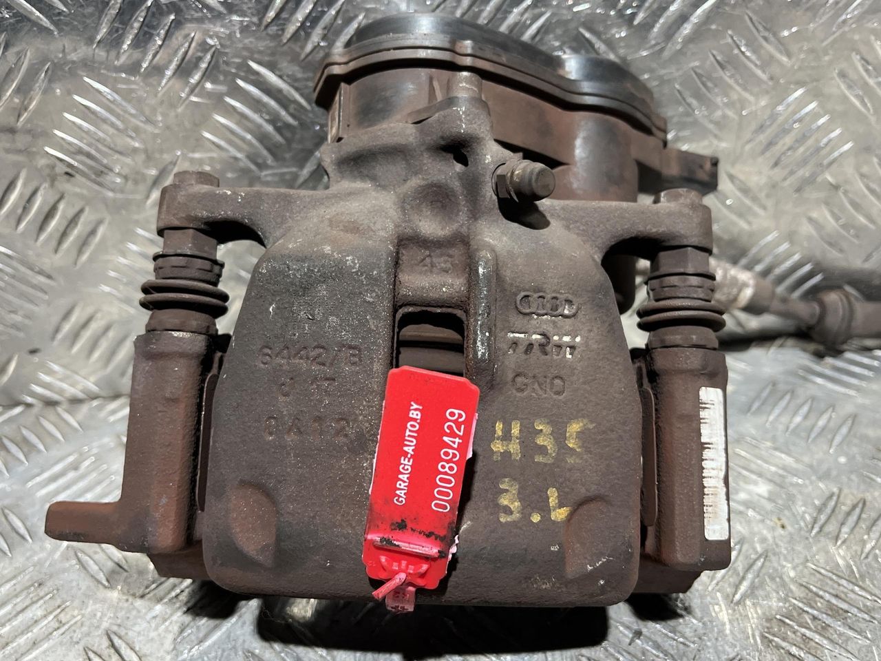 суппорт задний левый Audi Q5 8R 2012, 2.0 л., CDNC, бензин, АКПП, внедорожник 5 дв., 6442B, 32335478F, 8K0615403