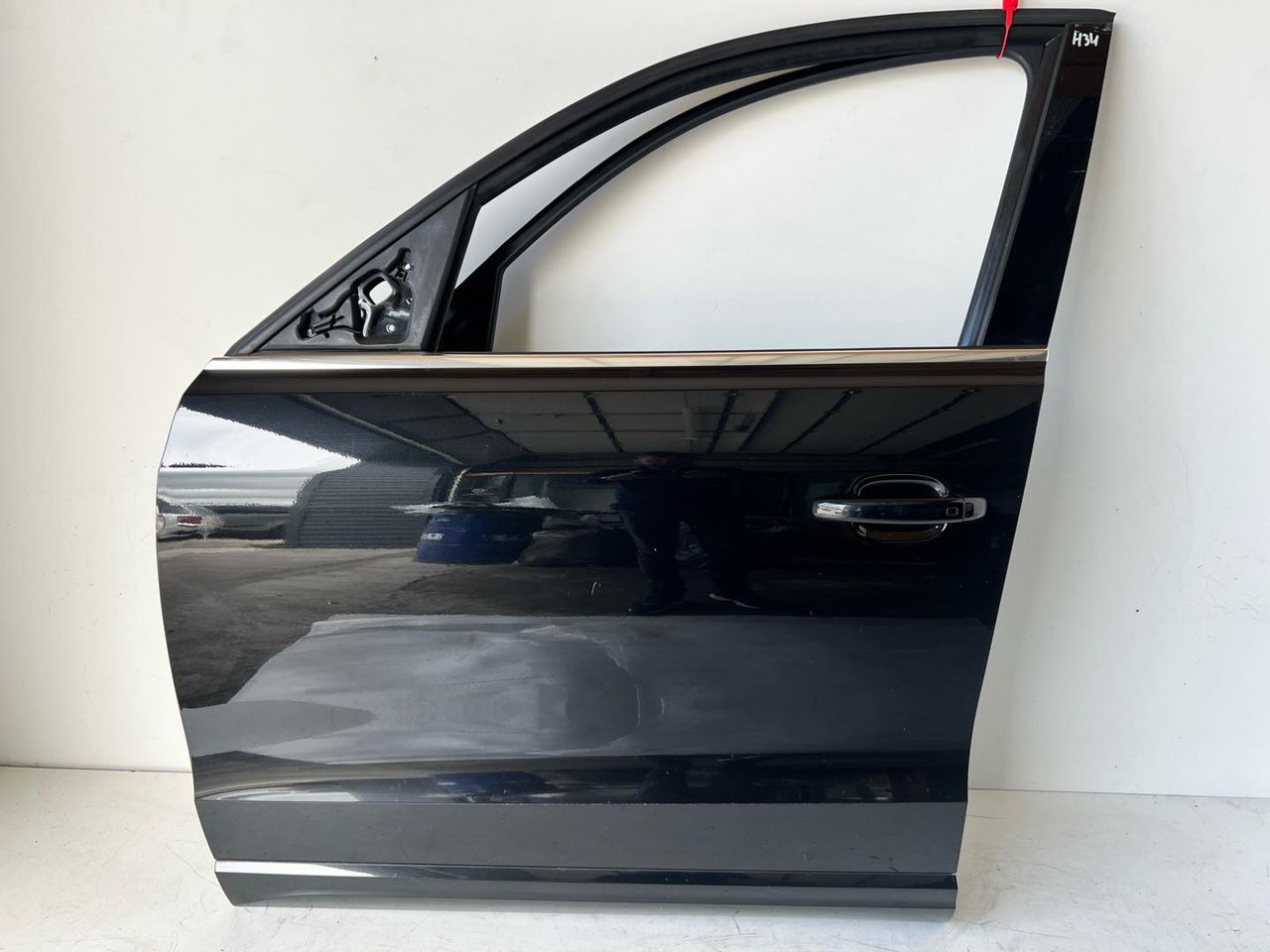 дверь передняя левая Audi Q5 8R 2010, 2.0 л., CDNC, бензин, АКПП, внедорожник 5 дв., 8R0831051E