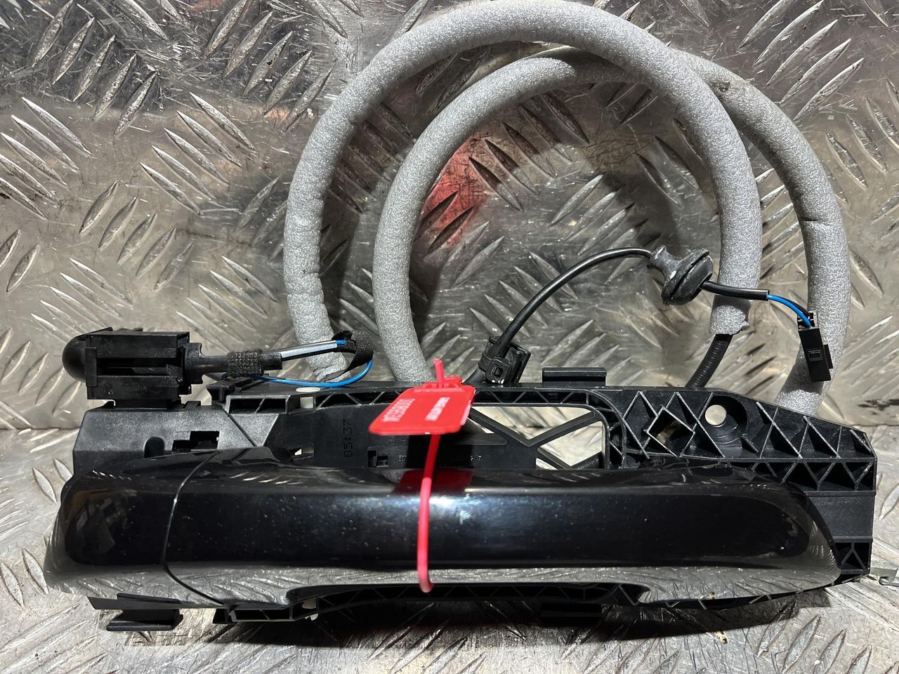 ручка наружная задняя правая Volkswagen Sharan 2 поколение 2011, 2.0 л., CCZA, бензин, АКПП, минивэн, 7N0839885C