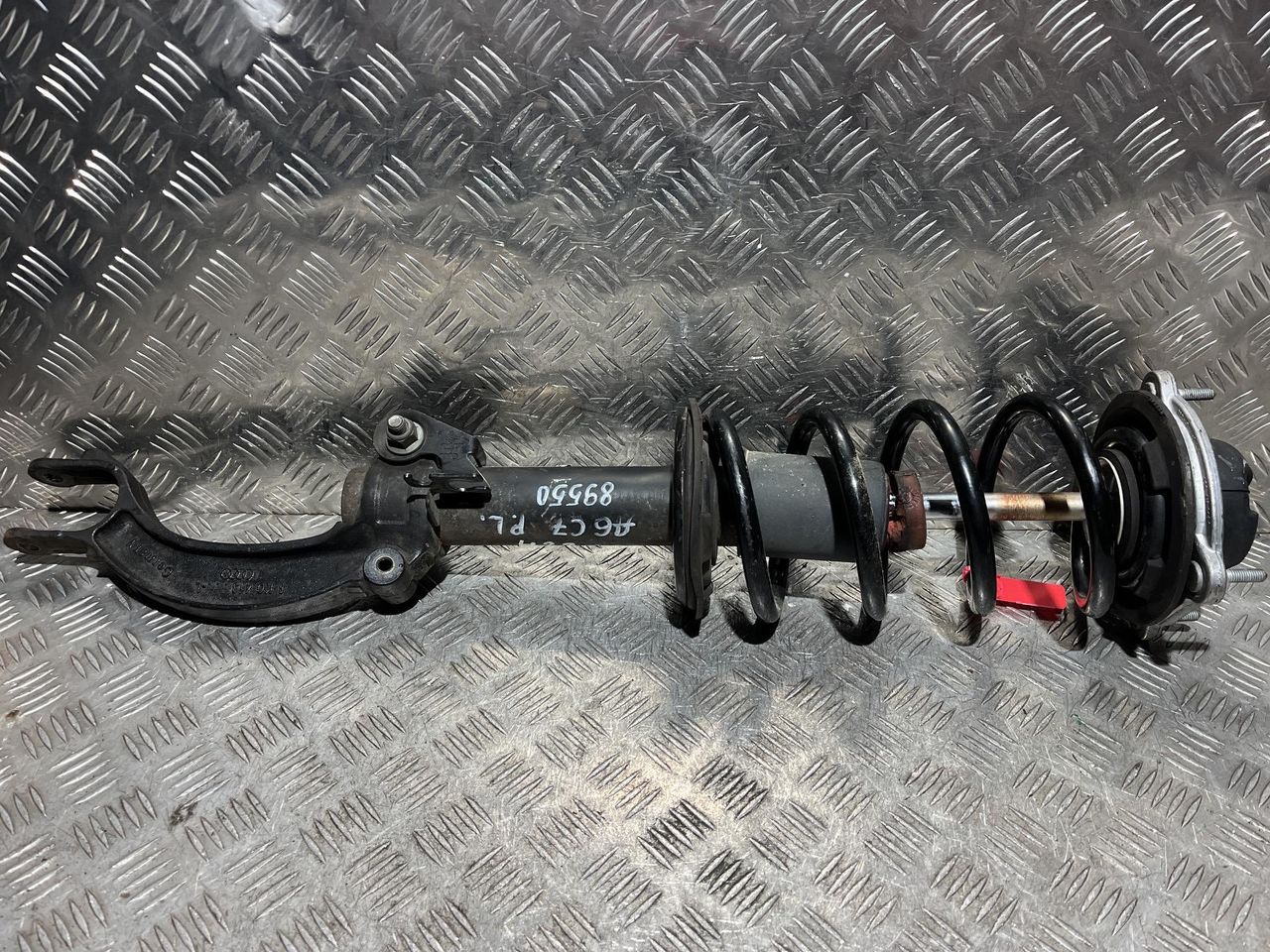 стойка передняя левая Audi A6 4G/C7 2012, 2.0 л., CDNB, бензин, АКПП, седан, 4G0413031AD