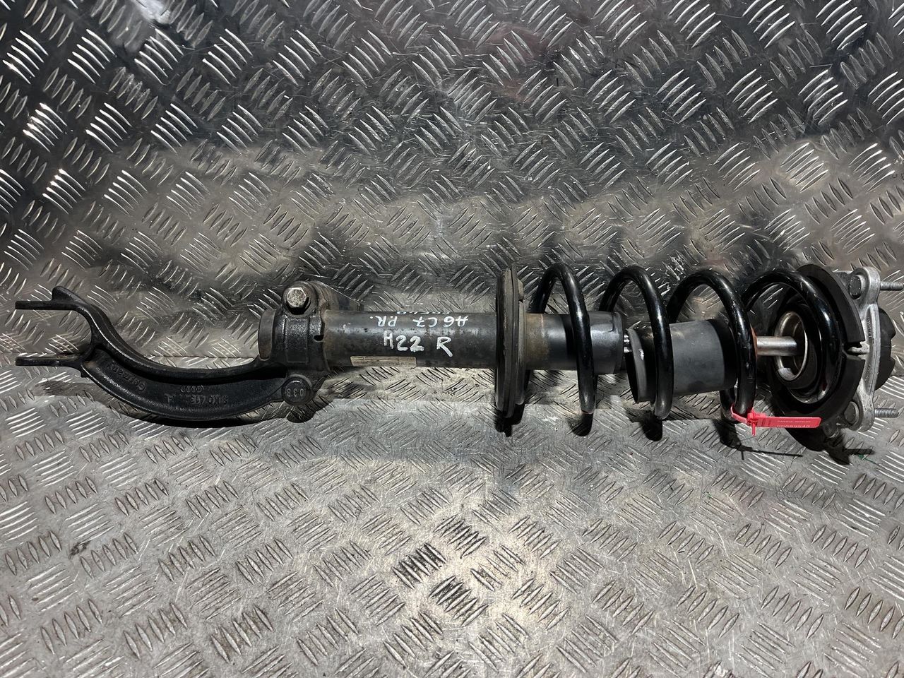 стойка передняя правая Audi A6 4G/C7 2012, 2.0 л., CDNB, бензин, АКПП, седан, 4G0413031AD
